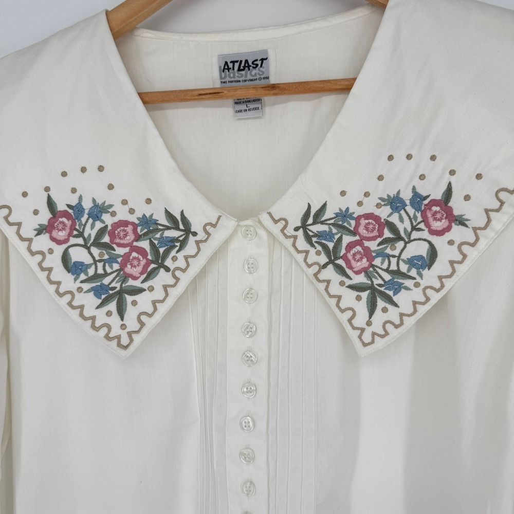 Vintage 1992 At Last Basics Embroidered Floral Collar Blouse NWT L Cottagecore
